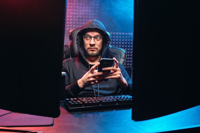 Spoiler e hacker: come proteggere i tuoi account streaming e le tue serie preferite