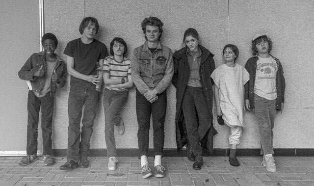 Esce Stranger Things: The Official Story Behind the Legendary Series: la guida completa