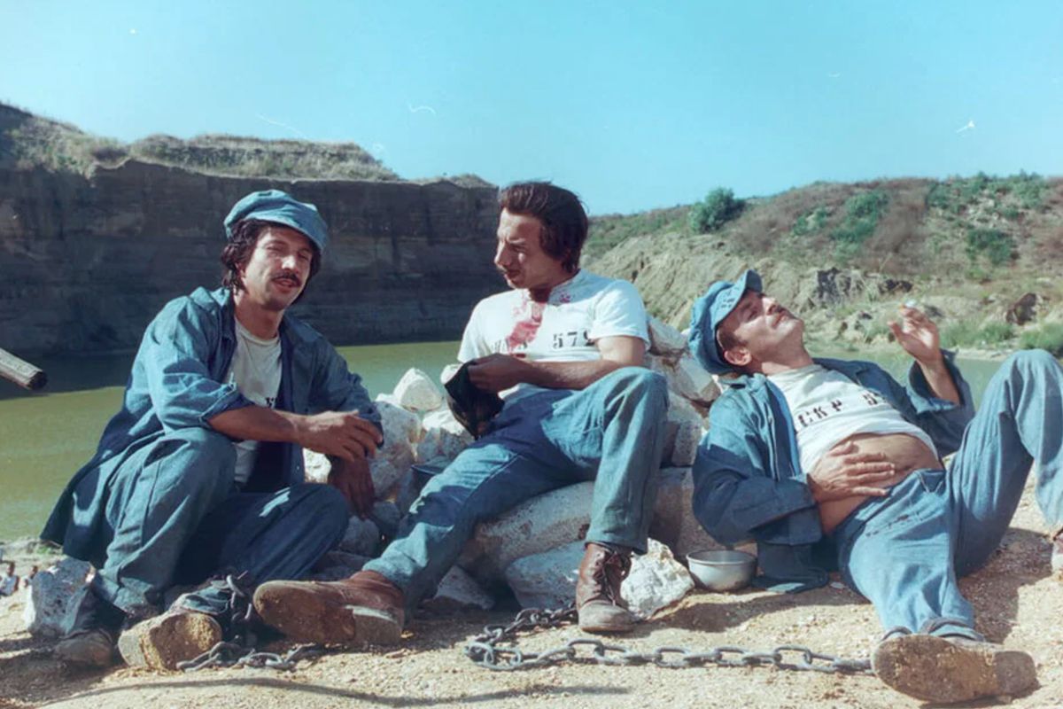 Un rapimento, un'avventura e tre amici inseparabili: questo film italiano è un cult da vedere