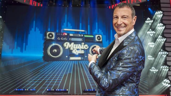 Music Quiz, sesta puntata: da Anna Falchi a Max Tortora, i protagonisti del game show musicale