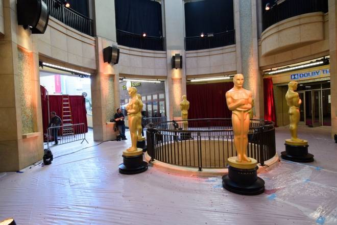 Oscar 2017, immagini degli ultimi preparativi del red carpet