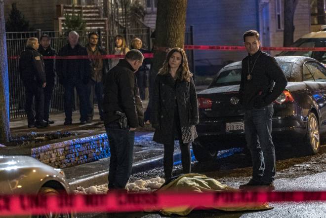Chicago P.D., lo sceneggiatore Matt Olmstead lascerà la serie tv dopo la quarta stagione